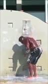 320x556