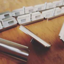 591x594