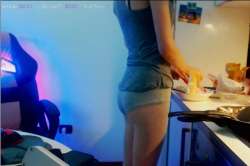 670x446
