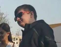 390x300