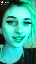 576x1024
