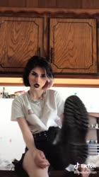 576x1024