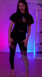 558x1018
