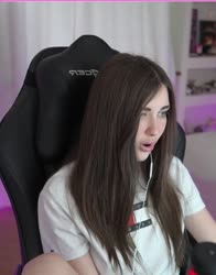 588x748