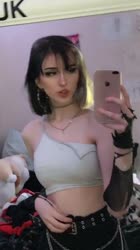 576x1024