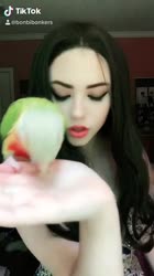 606x1080