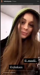 496x916