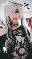 704x1280