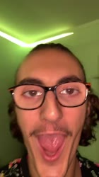 576x1024