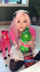 576x1024