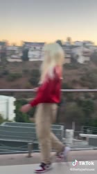 576x1024