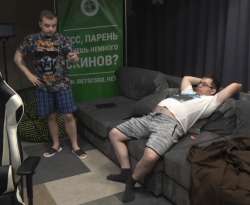 572x471
