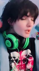576x1024