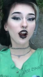 576x1024