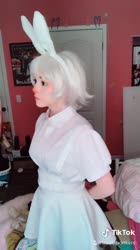 608x1080