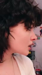 576x1024