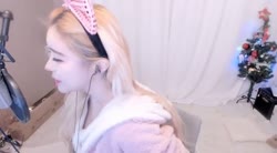 926x514