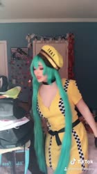 608x1080