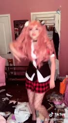 608x1080