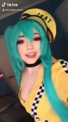 608x1080