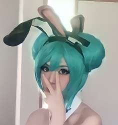 583x617