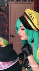 608x1080