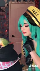608x1080