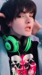576x1024
