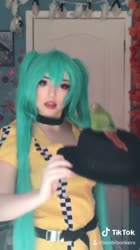 608x1080