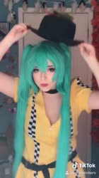 608x1080