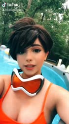 608x1080