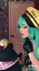 608x1080