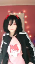 387x688