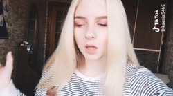 976x544
