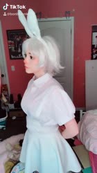 608x1080