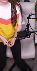 522x988