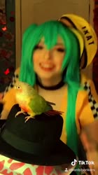 608x1080