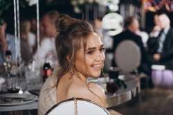 552x368