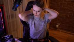 369x210