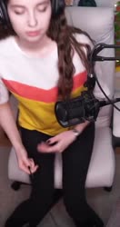 522x988