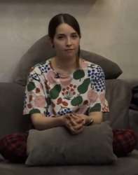 391x495
