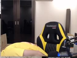 372x284