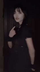 720x1276