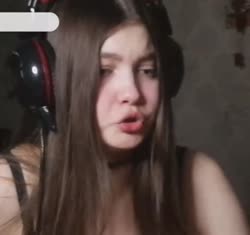 300x282
