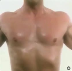 672x664