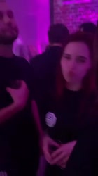 526x936