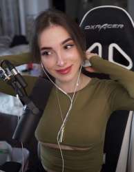700x900