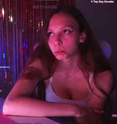 1025x1080