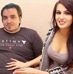 698x700