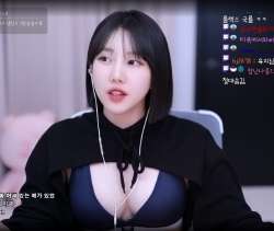 883x748